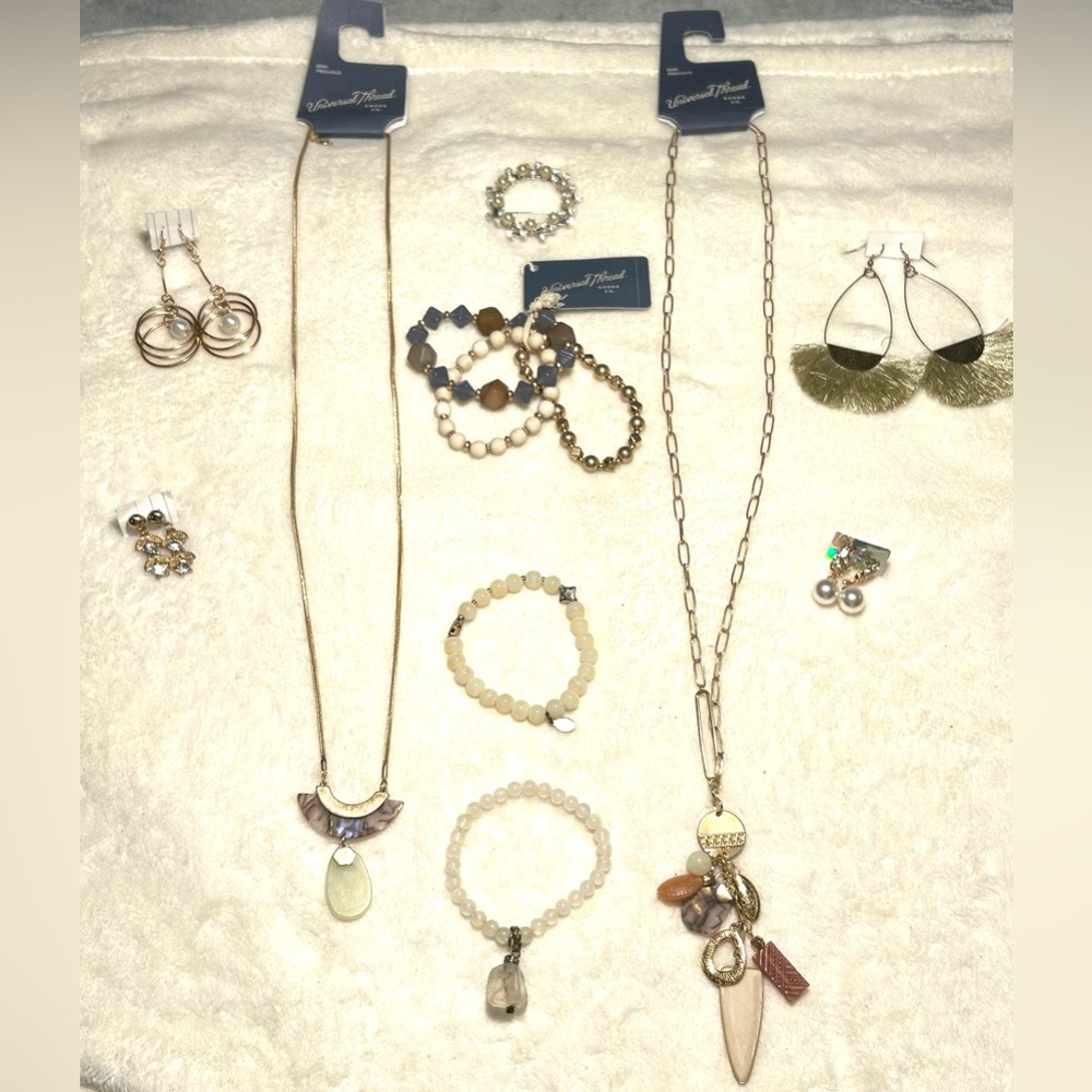 Women’s  White Colored/Toned 10 Piece Lot Of Jewelry